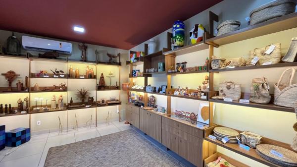  Espa&ccedil;o de comercializa&ccedil;&atilde;o da Casa do Artes&atilde;o Design Mestre Albertino.(Imagem:Ascom Sudarpi)