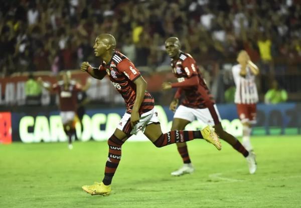 Lorran comemora seu primeiro gol pelo Flamengo.(Imagem:André Durão)