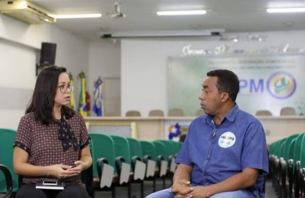 Prefeito Joel Rodrigues concedendo entrevista(Imagem:Divulgação)