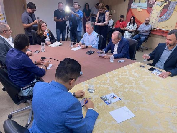 Reunião no Salão Nobre da Reitoria da UFPI.(Imagem:Jonas Carvalho/ Portal ClubeNews)