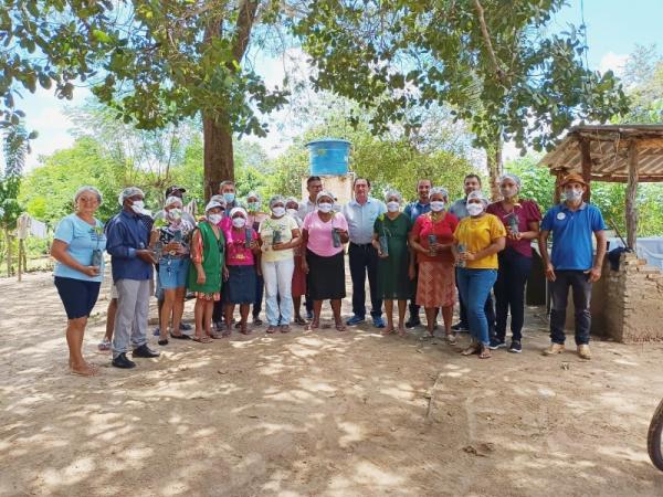 Vice-prefeito Antônio Reis participa do encerramento do curso de produção de polpa de frutas(Imagem:Secom)