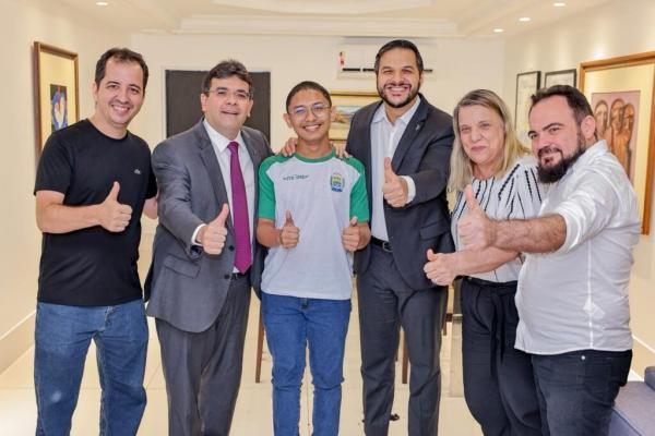 Aluno da rede estadual é aprovado em um dos vestibulares mais difíceis do Brasil, o IME(Imagem: Gabriel Paulino)