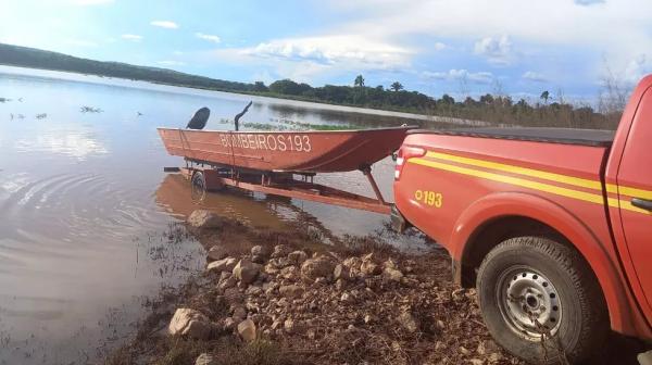 Corpo de Bombeiros faz buscas no rio.(Imagem:Divulgação /Corpo de Bombeiros do Piauí)