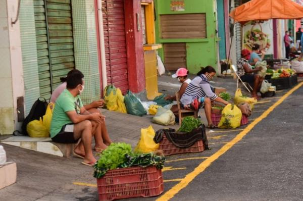 Feira em torno do Mercado Central de Floriano tem novas regras(Imagem:Secom)