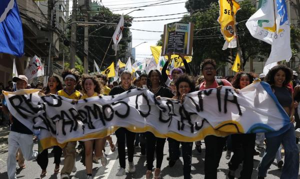 Estudantes prometem ocupar ruas para pedir revogação da reforma.(Imagem:Fernando Frazão/Agência Brasil)