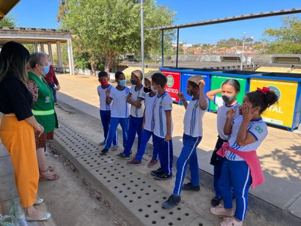 Prefeito Antônio Reis participa da implantação de novos PEVs em escolas municipais(Imagem:SECOM)