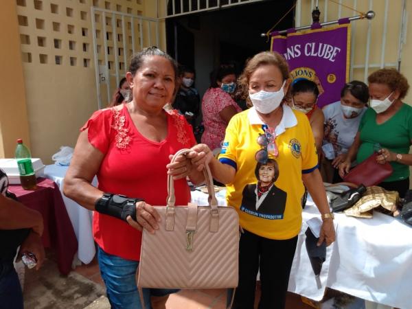 Lions Clube realiza ação social no bairro Tiberão(Imagem:FlorianoNews)