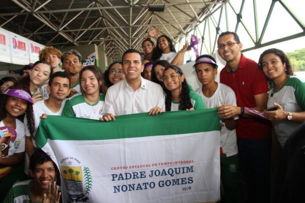 Estande da secretaria apresenta programas de alfabetiza&ccedil;&atilde;o, perman&ecirc;ncia escolar e regime de colabora&ccedil;&atilde;o com munic&iacute;pios durante a&ccedil;&atilde;o de servi&ccedil;os do Governo Federal em Teresina.(Imagem:Jo&atilde;o Gama)