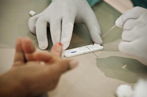 Secretaria de Saúde aplica testes rápidos para Covid-19.(Imagem:Breno Esaki/Saúde-DF)