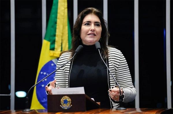 Após consolidar seu nome no MDB e conseguir o apoio do PSDB e do Cidadania para sua pré-candidatura presidencial, a senadora Simone Tebet (MS), de 52 anos, pretende agora abrir can(Imagem:Reprodução)