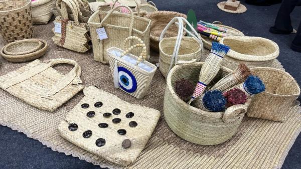 Artesãos usam uma infinidade de materiais. (Imagem:Ana Luíza Sousa)