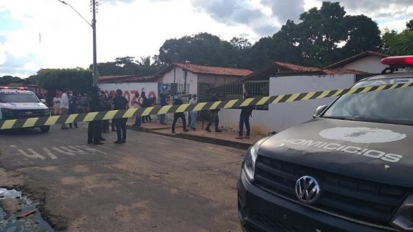 Homens são mortos em bar na Zona Norte de Teresina.(Imagem:Lívia Ferreira/G1 PI)