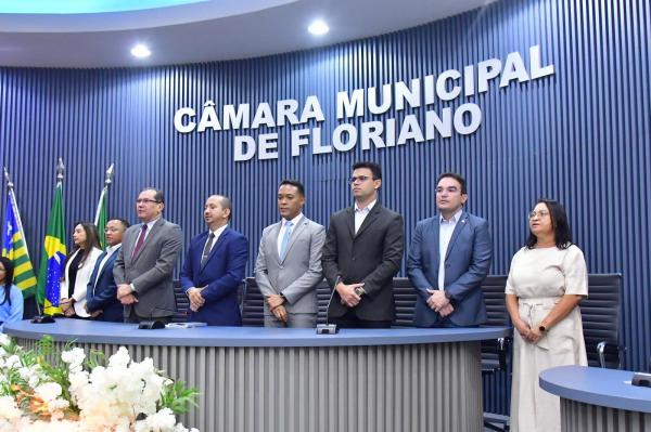 Poder Legislativo de Floriano homenageia a Enfermagem em sessão Solene(Imagem:CMF)