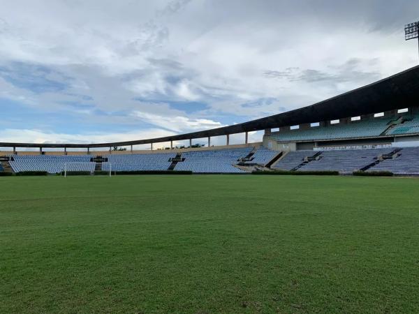  Estádio Albertão, palco de Fluminense-PI x Santos.(Imagem:Bruno Giufrida )