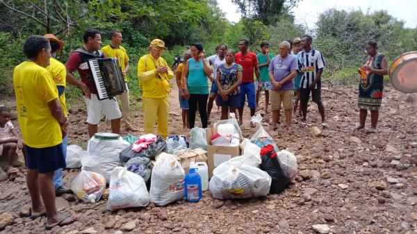  Projeto Amarelinho leva doa&ccedil;&otilde;es e solidariedade a fam&iacute;lias da zona rural de Floriano(Imagem:FlorianoNews)