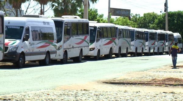 Motoristas do transporte alternativo intermunicipal do Piauí fazem protesto em Teresina(Imagem:TV Clube)