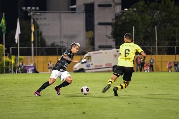 Fagner em São Bernardo x Corinthians(Imagem:Roberto Sungi/Futura Press)