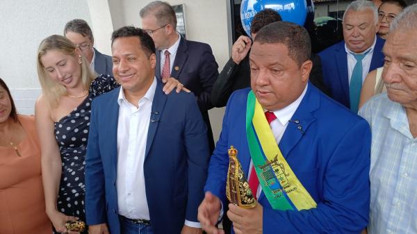 Ant&ocirc;nio Carlos Resende toma posse como prefeito de Bar&atilde;o de Graja&uacute; ap&oacute;s ren&uacute;ncia de Gleydson Resende(Imagem:FlorianoNews)