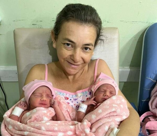As gêmeas Luna Vitória e Liz Valentina nasceram no dia 13 de setembro de 2023, às 20h20, por meio de uma cesariana.(Imagem:Divulgação)