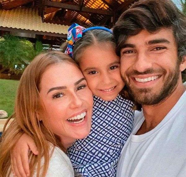 Deborah Secco fala sobre possibilidade de ter mais dois filhos(Imagem:Reprodução)