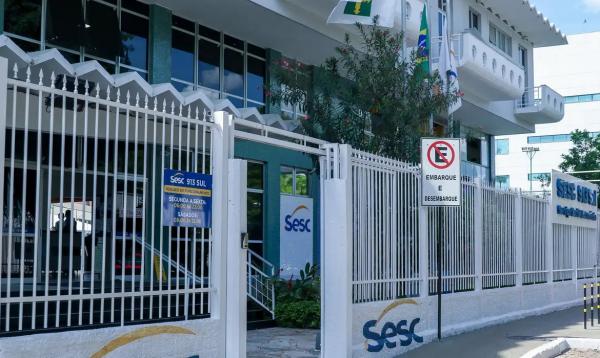 Fachada do prédio do Teatro Sesc Garagem, em Brasília.(Imagem:José Cruz/Agência Brasil)