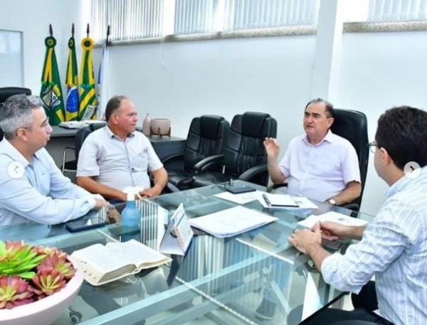 Representantes da CDL e prefeito de Floriano discutem parcerias para fortalecer o comércio local.(Imagem:Reprodução/Instagram)