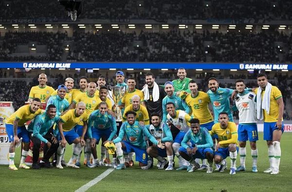 Jogadores da seleção brasileira reunidos após vitória sobre o Japão.(Imagem:Lucas Figueiredo / CBF)