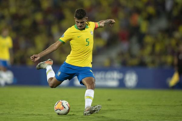 Bruno Guimarães em ação pela seleção brasileira sub-23.(Imagem:Lucas Figueiredo / CBF)