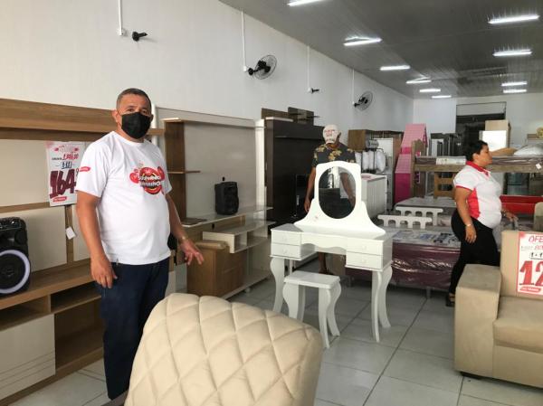 Genilson Silva, gerente da loja Vamol em Floriano.(Imagem:FlorianoNews)