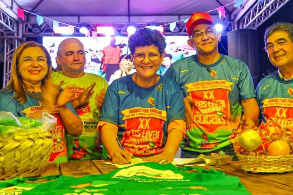 Quitanda da Agricultura Familiar realiza venda de produtos no Festival Cultural dos Cocais em São João do Arraial(Imagem:Geirlys Silva/SAF)
