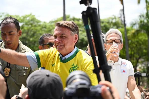 O candidato a presidente Jair Bolsonaro, participa de carreata em Belo Horizonte (MG), neste sábado (29), acompanhado do governador Romeu Zema.(Imagem:ALBERTO WU/FUTURA PRESS/FUTURA PRESS/ESTADÃO CONTE)