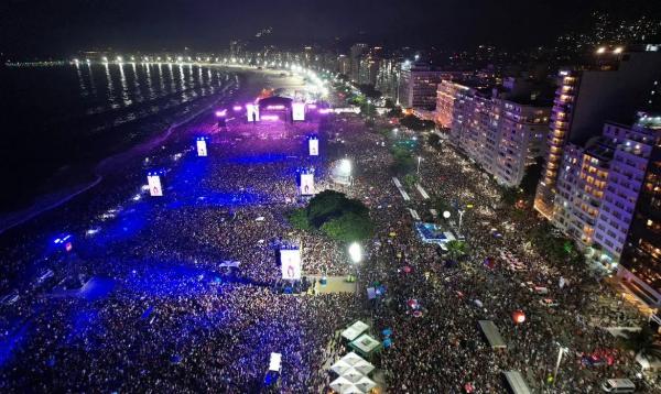 Espetáculo teve o maior público da carreira da cantora.(Imagem:Fabio Motta/Prefeitura do Rio)