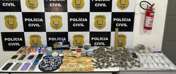 Polícia apreende cocaína e 