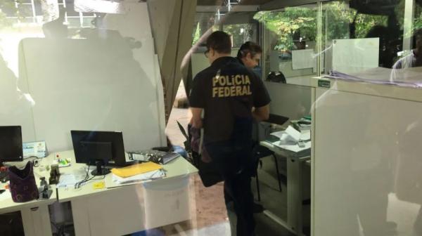 Polícia Federal cumpre mandados na Seduc, Zona Sul de Teresina.(Imagem:Felipe Pereira/TV Clube)