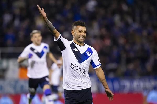  Janson comemora gol sobre o River Plate.(Imagem:Divulgação/Vélez Sarsfield )