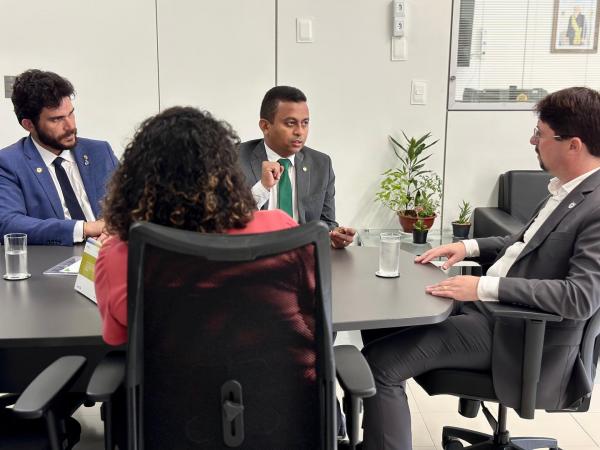 Deputados Dr. Francisco Costa e Dr. Marcus Vinícius Kalume fortalecem ações para Atenção Primária à Saúde no Piauí(Imagem:Reprodução/Instagram)