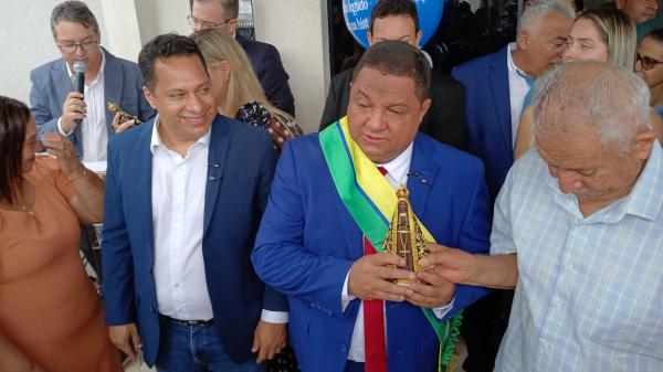 Ant&ocirc;nio Carlos Resende toma posse como prefeito de Bar&atilde;o de Graja&uacute; ap&oacute;s ren&uacute;ncia de Gleydson Resende(Imagem:FlorianoNews)