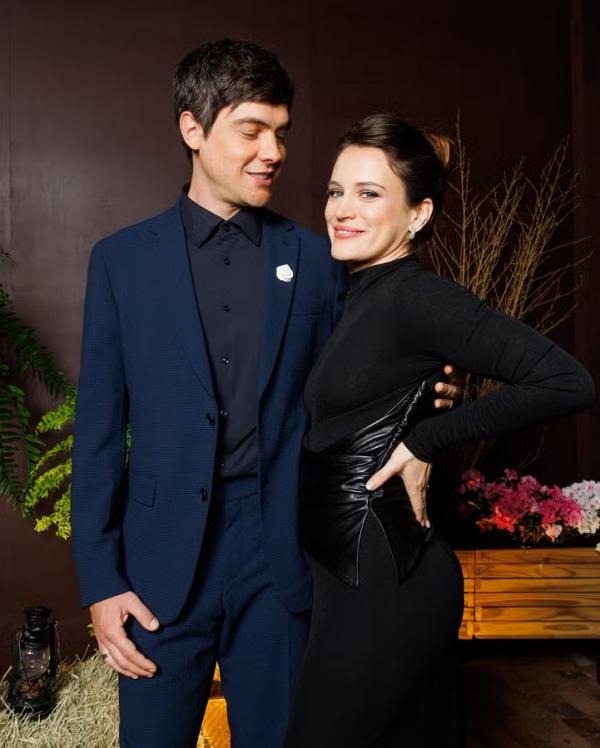 Sérgio Guizé e Bianca Bin na festa de