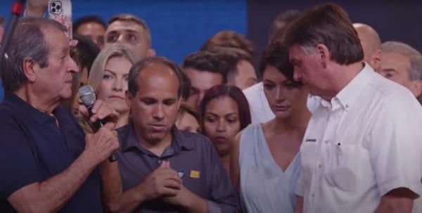 Oficialmente, ao longo dos discursos, não houve menção direta à pré-candidatura. Em uma fala de cerca de 28 minutos, Bolsonaro relembrou sua trajetória como candidato vitorioso em(Imagem:Reprodução)