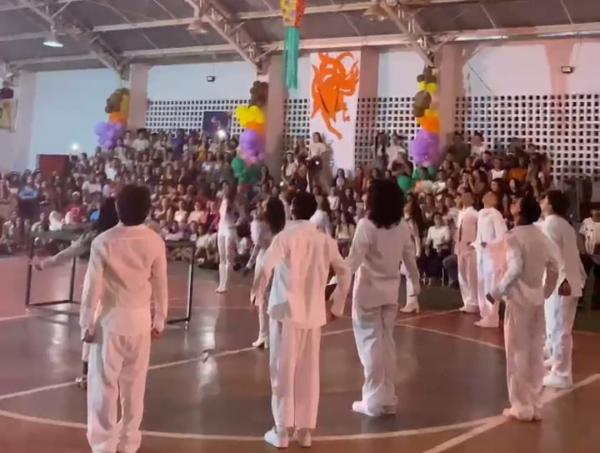 Estudantes da rede estadual encantam o Brasil com performance em homenagem a Lady Gaga(Imagem:Divulgação)