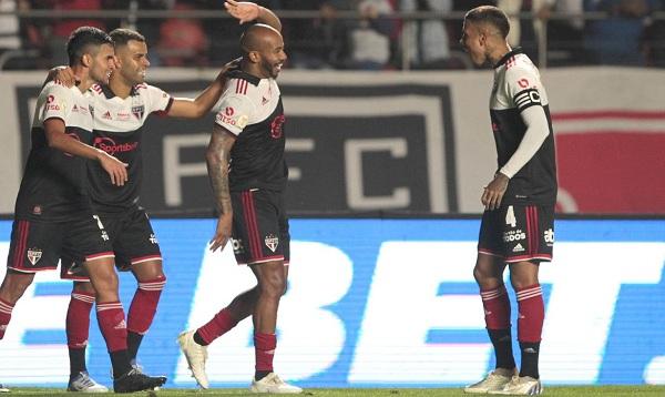 Diego Costa, Luciano, Patrick e Eder marcaram os gols.(Imagem:Rubens Chiri/saopaulofc.net/Direitos reservados)