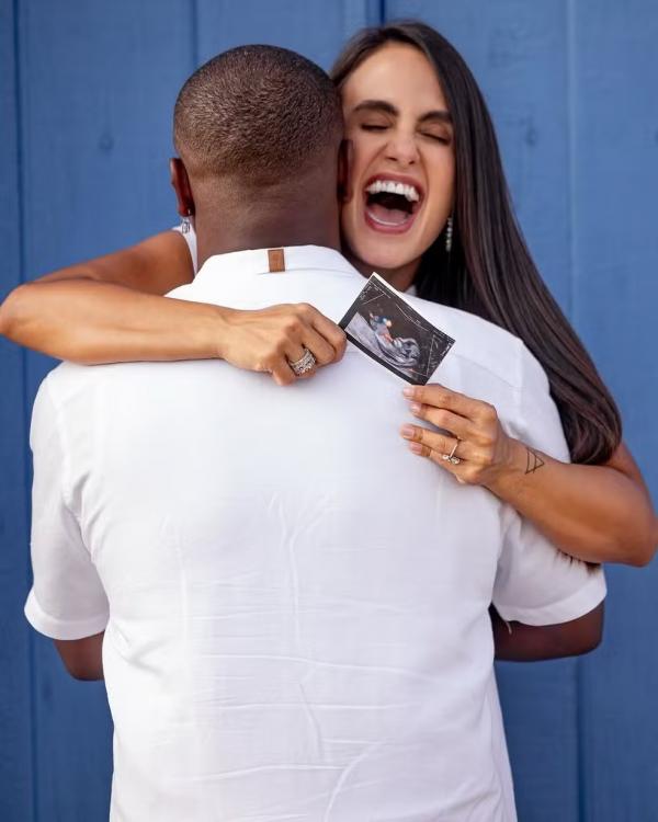 Thiaguinho e Carol Peixinho anunciam gravidez.(Imagem:Reprodução/Instagram)