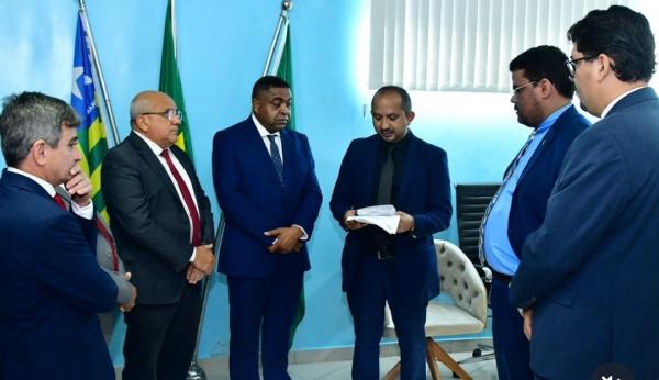 Vereador Joilson Rodrigues reassume mandato na C&acirc;mara Municipal de Floriano(Imagem:Reprodu&ccedil;&atilde;o/Instagram )