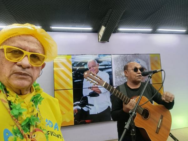 Amarelinho na TV: 