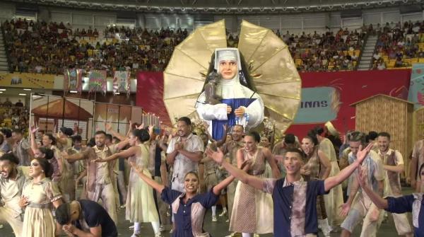 A quadrilha campeã, Luar do São João, homenageou a Irmã Dulce no enredo.(Imagem:Reprodução/TV Globo)