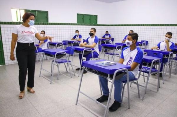 Secretário de Educação anuncia ensino integral para 200 escolas do PI e 