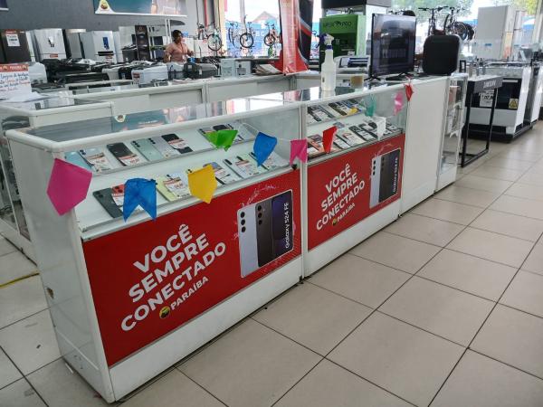 Gerente F. Costa anuncia Arraiá no Armazém Paraíba de Floriano com ofertas especiais para o São João(Imagem:FlorianoNews)