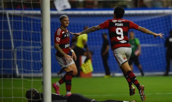 Flamengo estreia com goleada no Campeonato Carioca.(Imagem:Gilvan de Souza e Marcelo Cortes/CRF)
