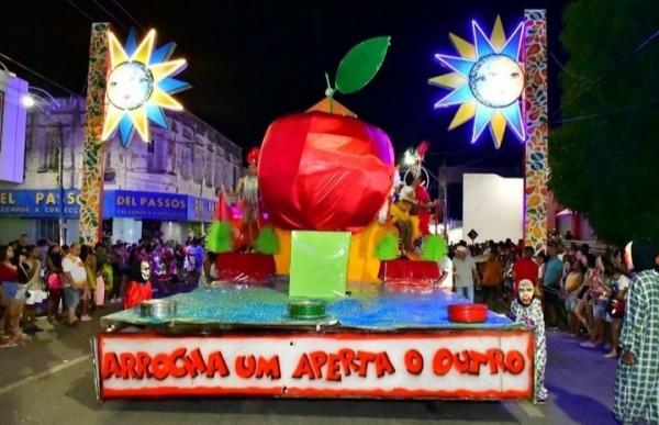 Floriano: desfile das escolas de samba leva milhares de foliões à avenida(Imagem:Reprodução/PMF)