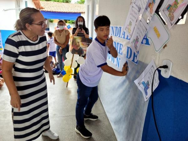 Secretaria de Educação de Floriano realiza ação em alusão ao